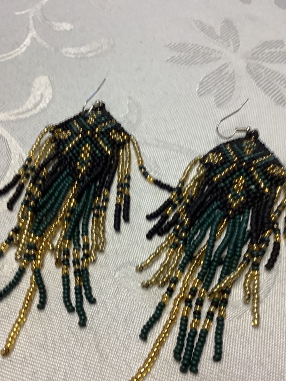 BEADED LONG FUNKY EARRINGS. GOLD & BLACK NEW - Picture 5 of 6